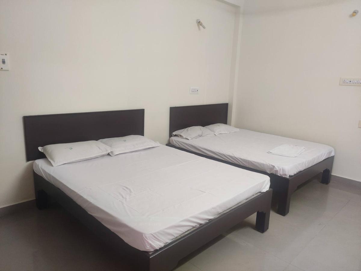 Subasree Cottage Tirunallar Zewnętrze zdjęcie