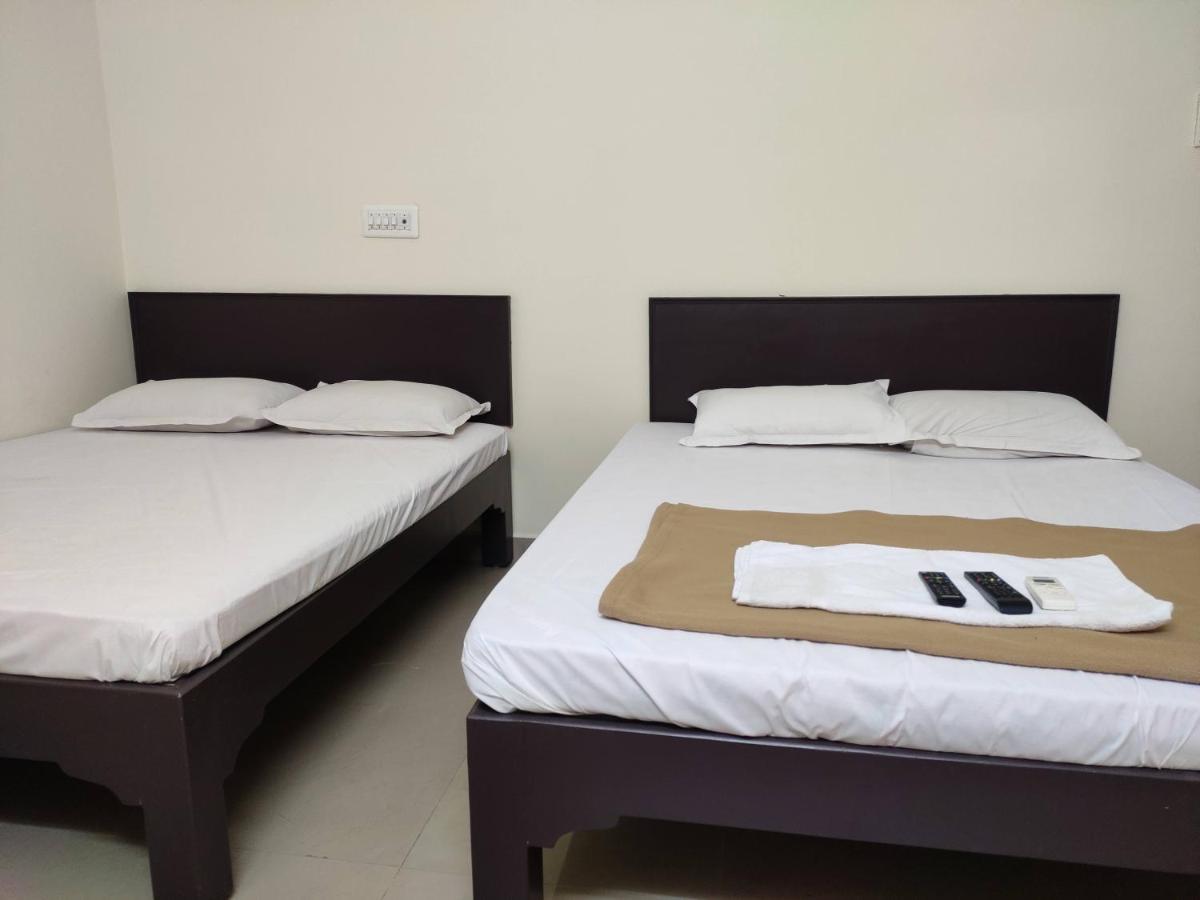 Subasree Cottage Tirunallar Zewnętrze zdjęcie